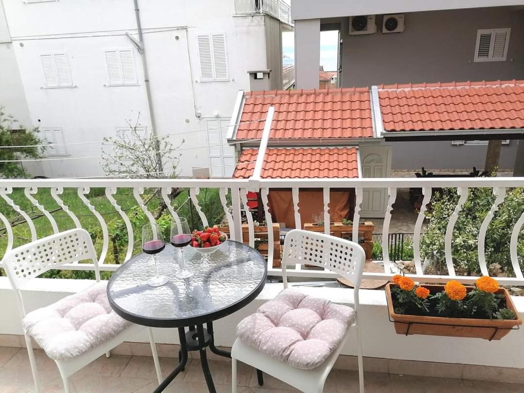 Apartman Komadina Hotel Makarska Exterior photo