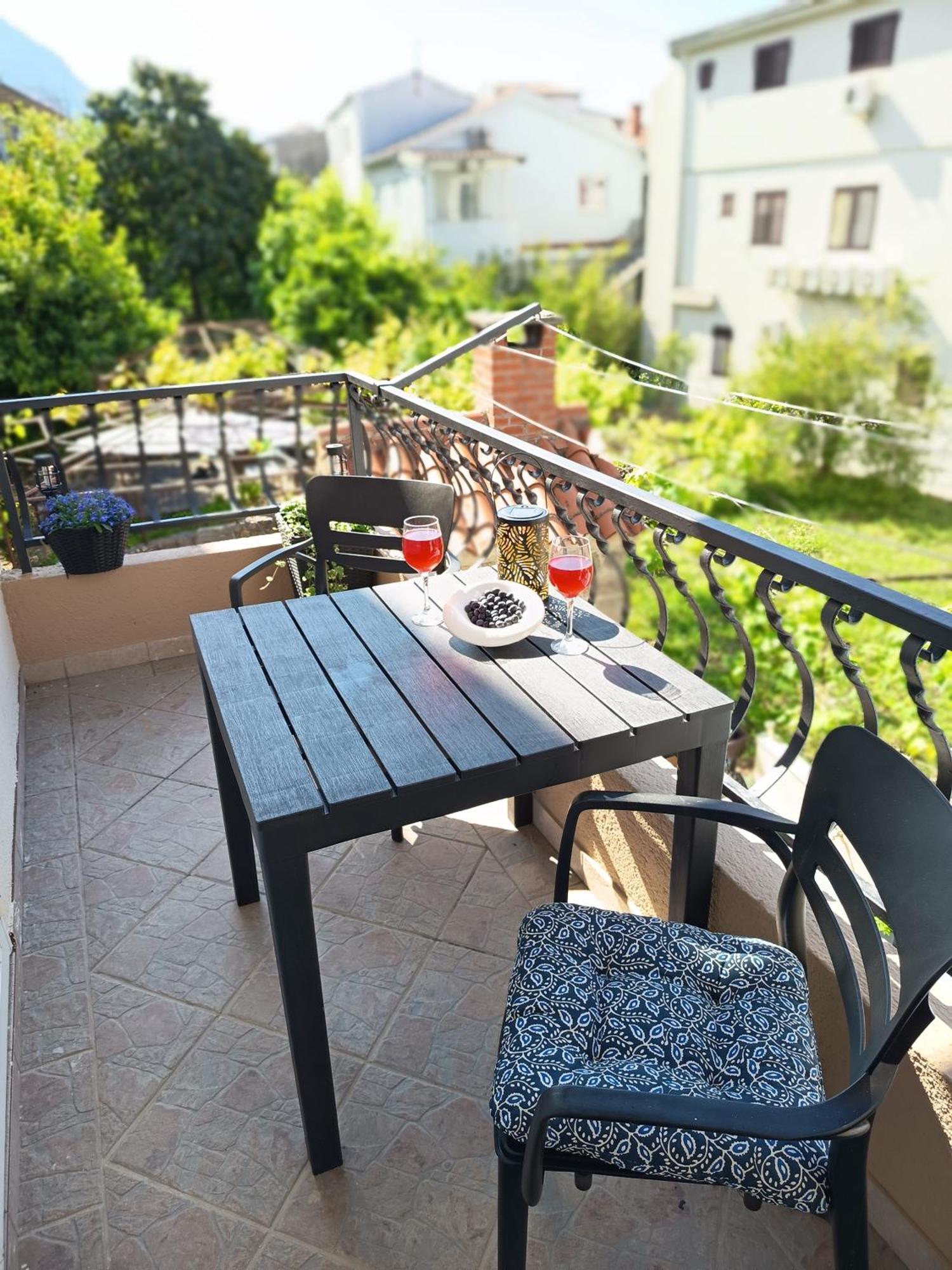 Apartman Komadina Hotel Makarska Exterior photo